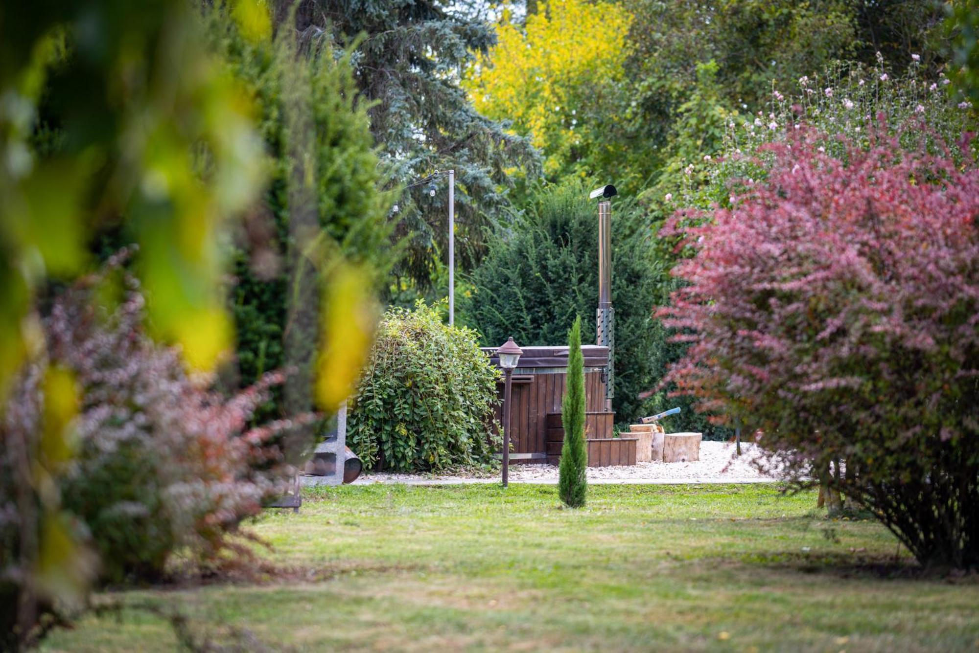 Posteleki Vendeghaz-Nyugalom Szigetei Villa Gyula Eksteriør bilde